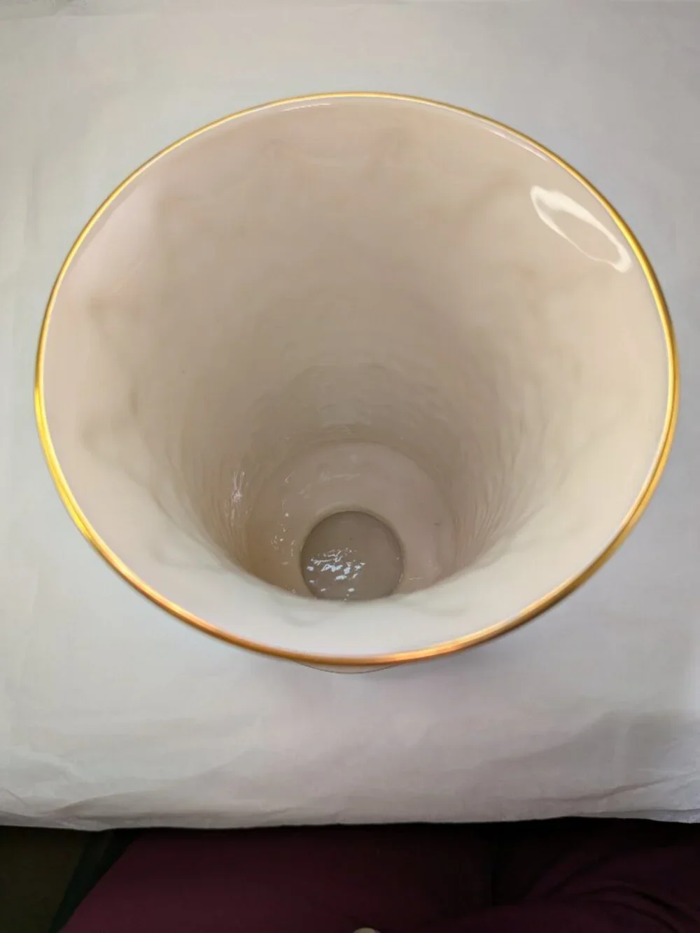 Vintage Lenox Ivory Porcelain Acanthus Leaf Pedestal Vase 24k Gold Trim 9.5”